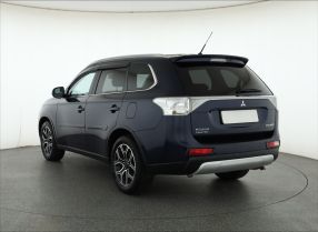 Mitsubishi Outlander - 2015