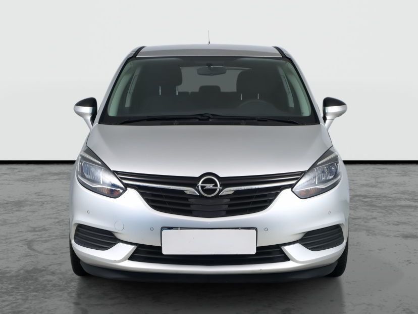 Opel Zafira, 2018