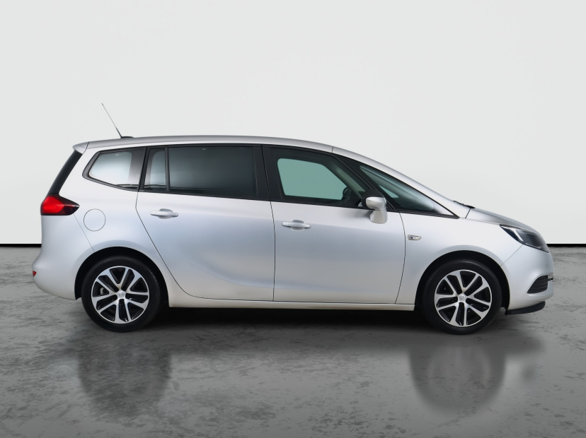 Opel Zafira, 2018