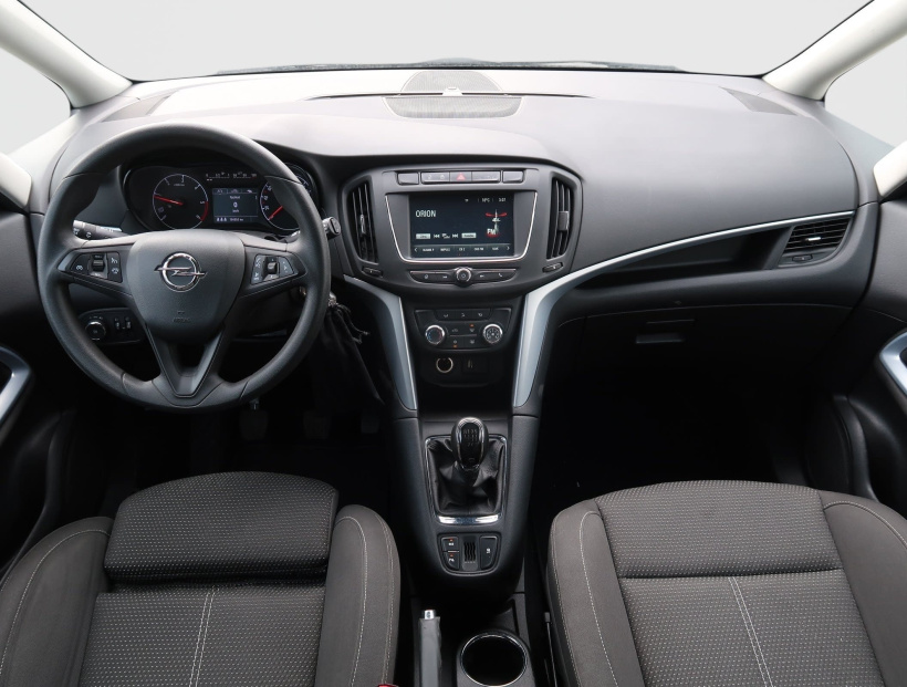 Opel Zafira, 2018