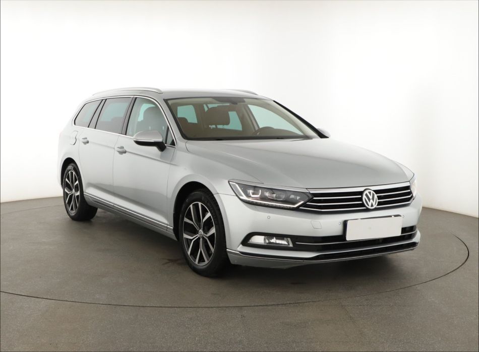 Volkswagen Passat - 2015
