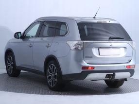 Mitsubishi Outlander - 2014