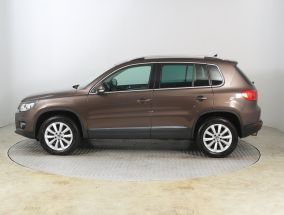 Volkswagen Tiguan - 2011