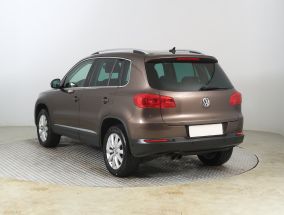 Volkswagen Tiguan - 2011