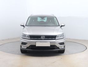 Volkswagen Tiguan - 2016