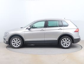 Volkswagen Tiguan - 2016