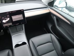 Tesla Model Y - 2021