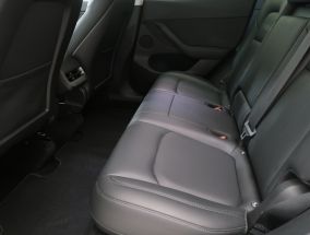 Tesla Model Y - 2021