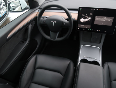Tesla Model Y - 2021