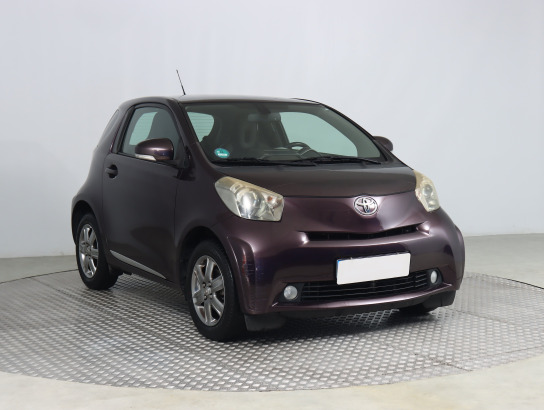 Toyota iQ
