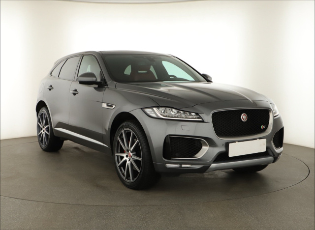 Jaguar F-Pace 2016