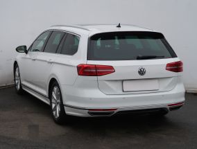 Volkswagen Passat - 2015