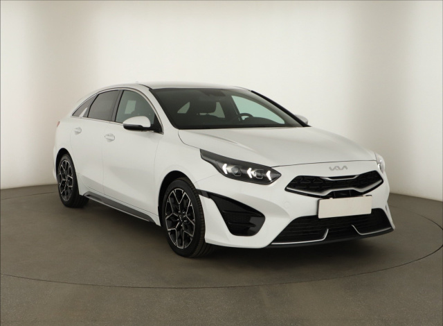 Kia ProCeed 2022
