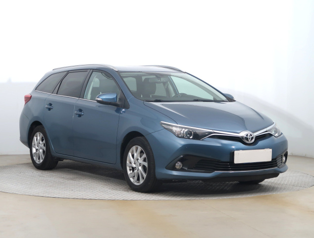 Toyota Auris 2015