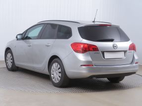 Opel Astra - 2014