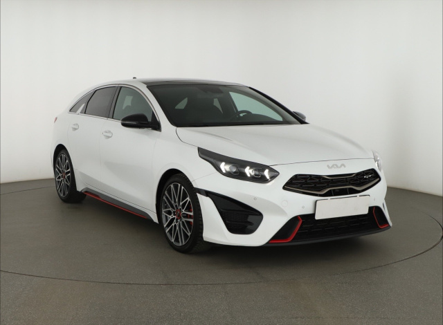 Kia ProCeed 2022