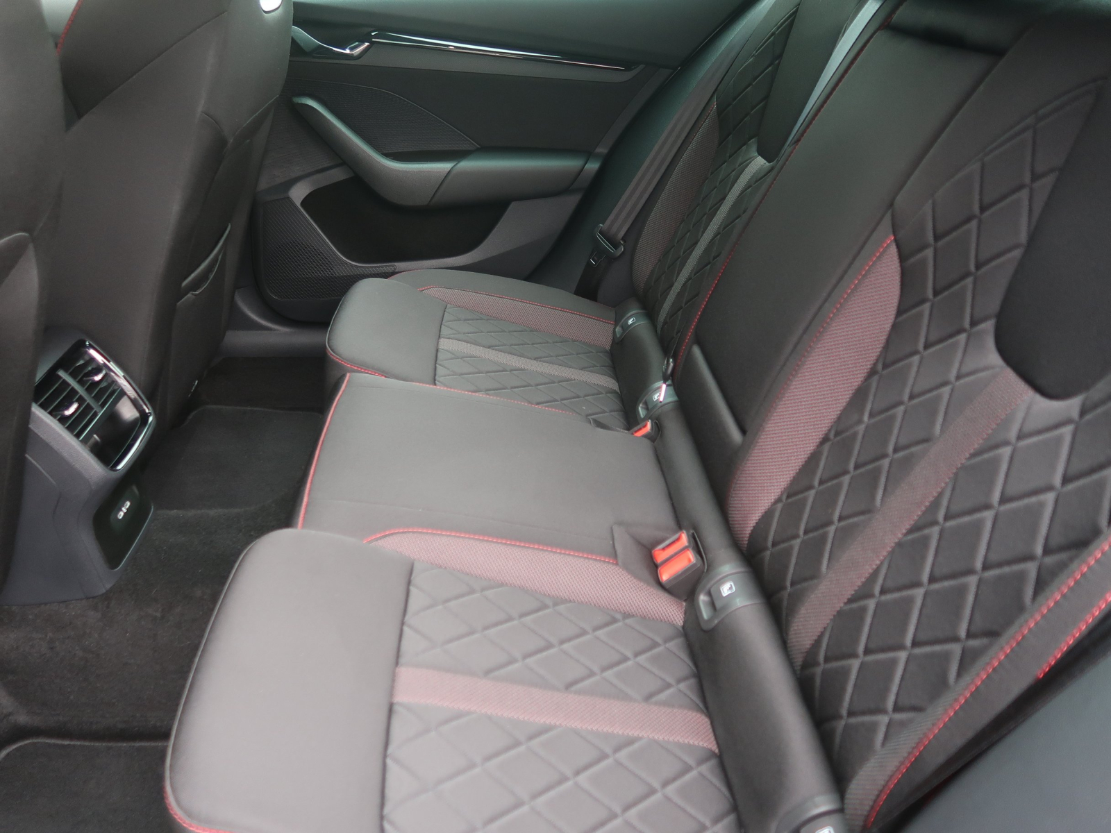 Škoda Octavia - 2024