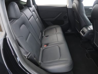 Tesla Model Y - 2023