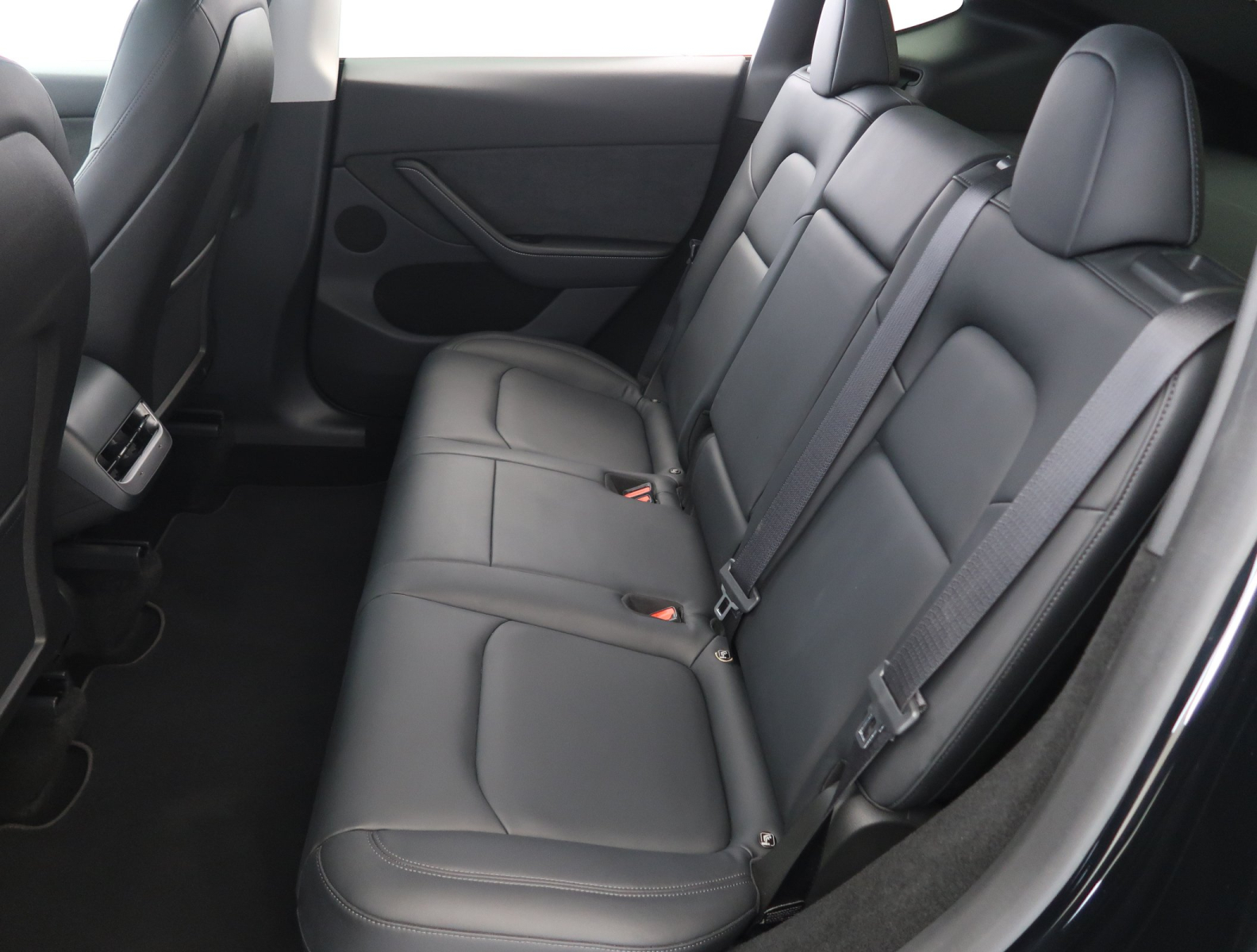 Tesla Model Y - 2023