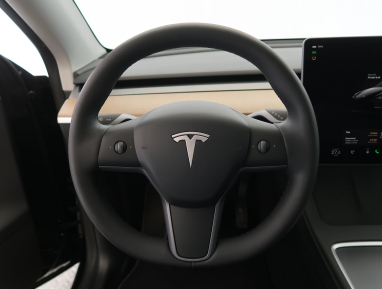 Tesla Model Y - 2023