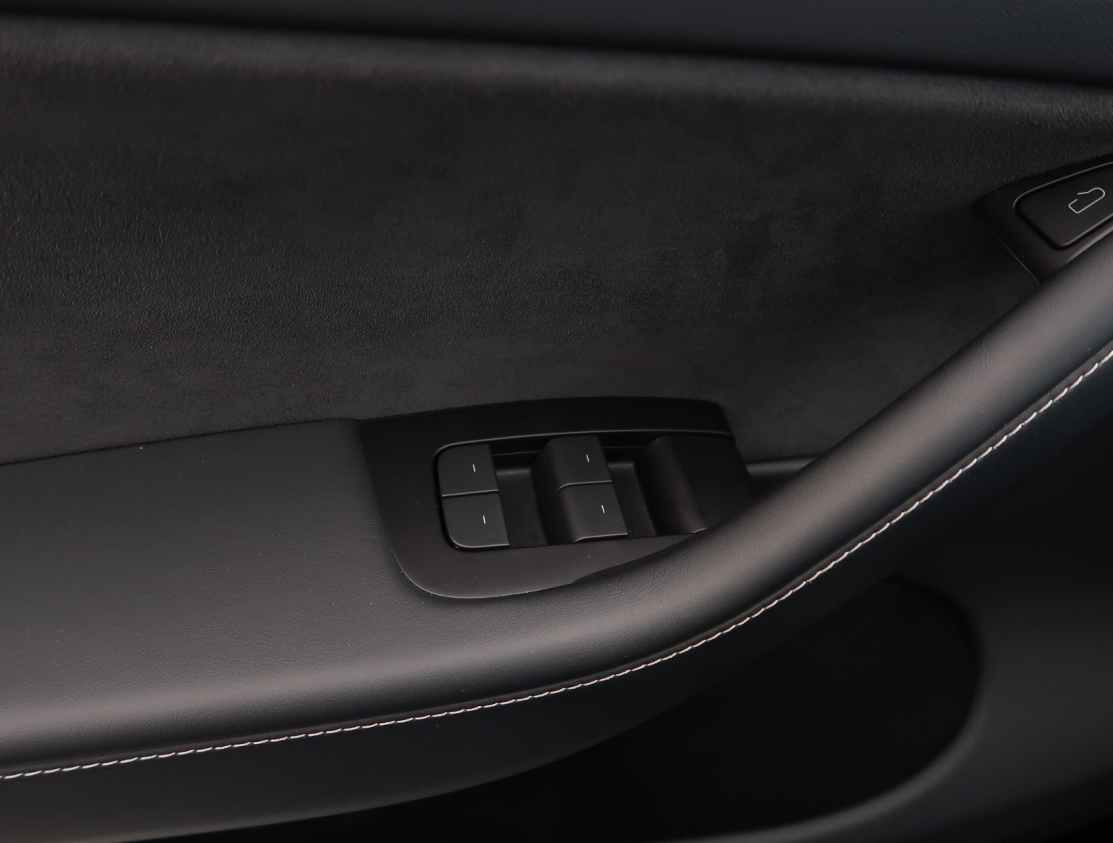 Tesla Model Y - 2023