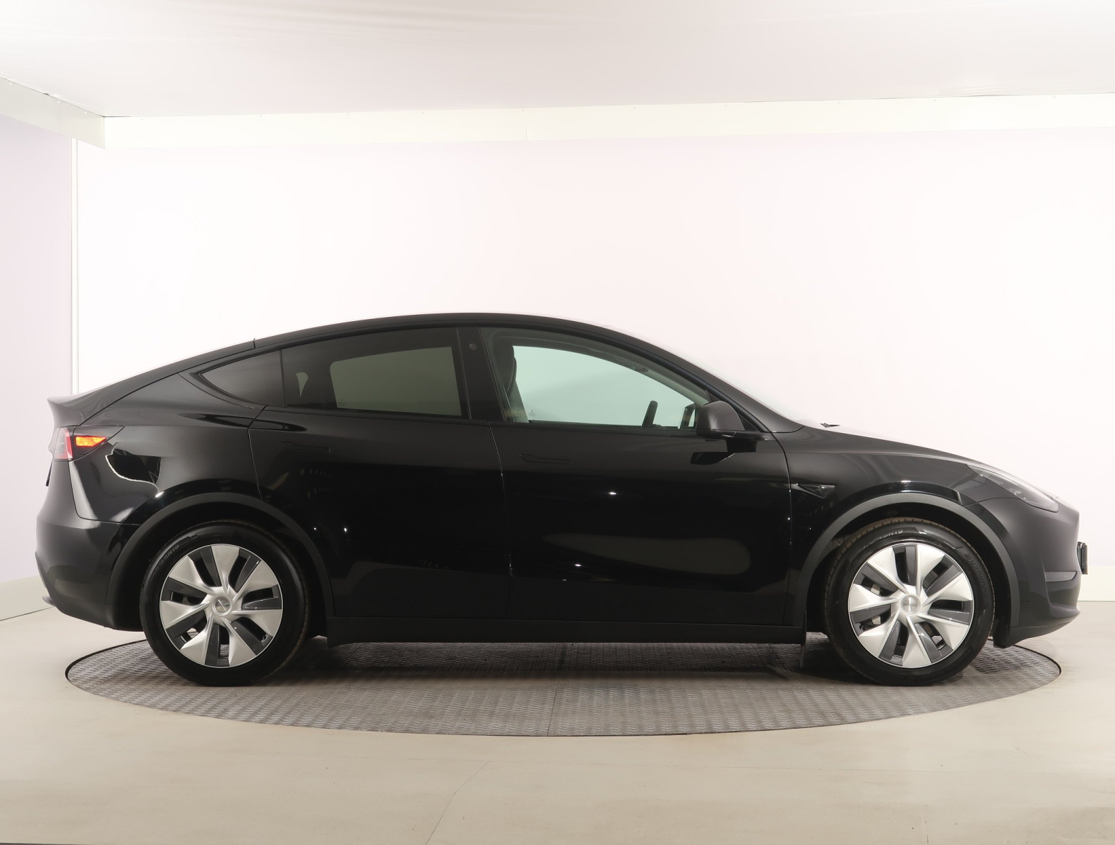 Tesla Model Y - 2023