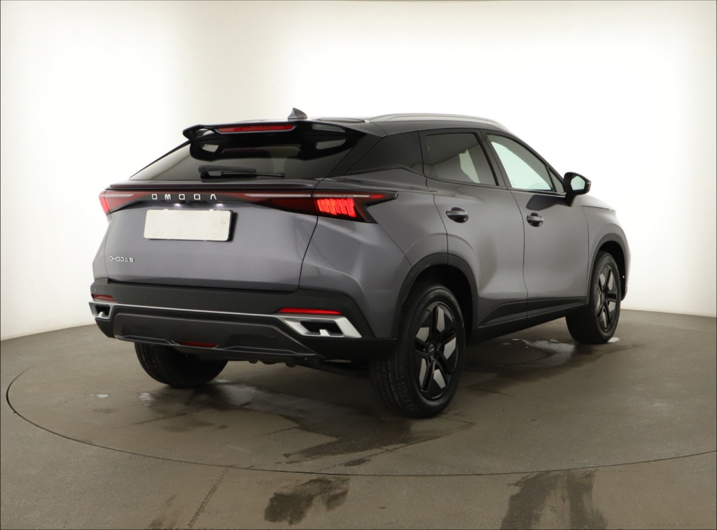 Omoda 5