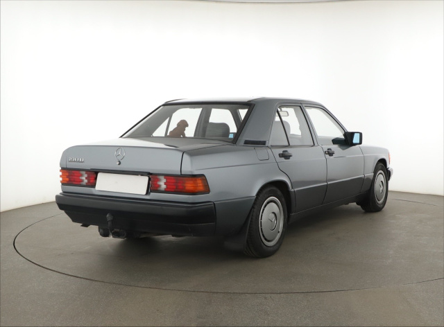 Mercedes-Benz 190