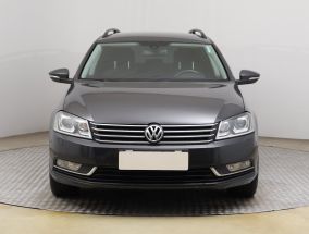 Volkswagen Passat - 2011