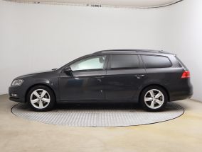 Volkswagen Passat - 2011