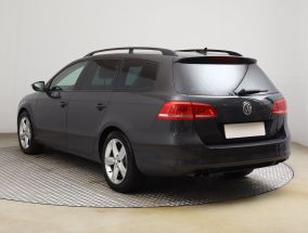 Volkswagen Passat - 2011