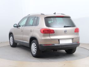 Volkswagen Tiguan - 2012