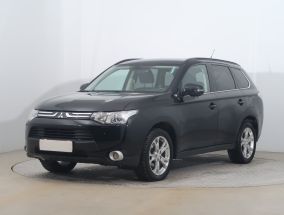 Mitsubishi Outlander - 2013