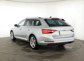 Škoda Superb - 2021