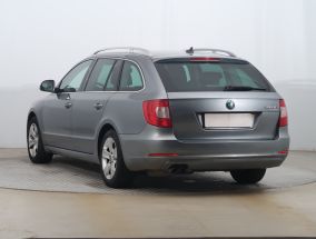 Skoda Superb - 2011