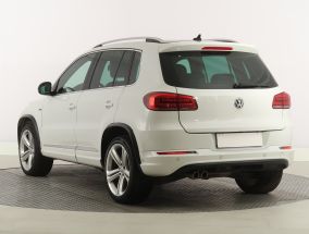 Volkswagen Tiguan - 2015