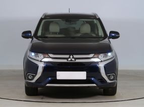 Mitsubishi Outlander - 2016