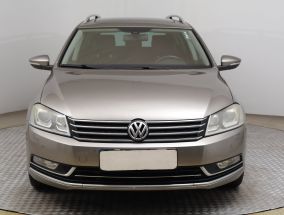 Volkswagen Passat - 2011