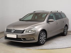 Volkswagen Passat - 2011