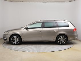 Volkswagen Passat - 2011