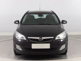 Opel Astra - 2011