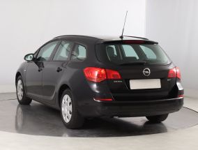 Opel Astra - 2011