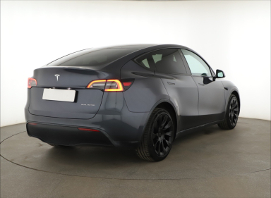 Tesla Model Y - 2021