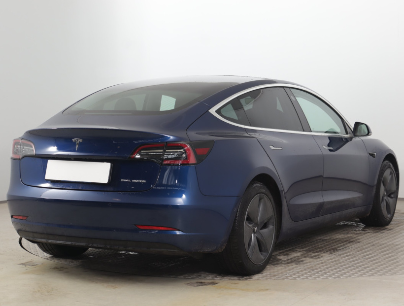 Tesla Model 3, 2020