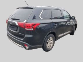 Mitsubishi Outlander - 2016