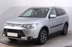 Mitsubishi Outlander - 2014