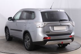 Mitsubishi Outlander - 2014
