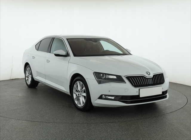 Škoda Superb 2015