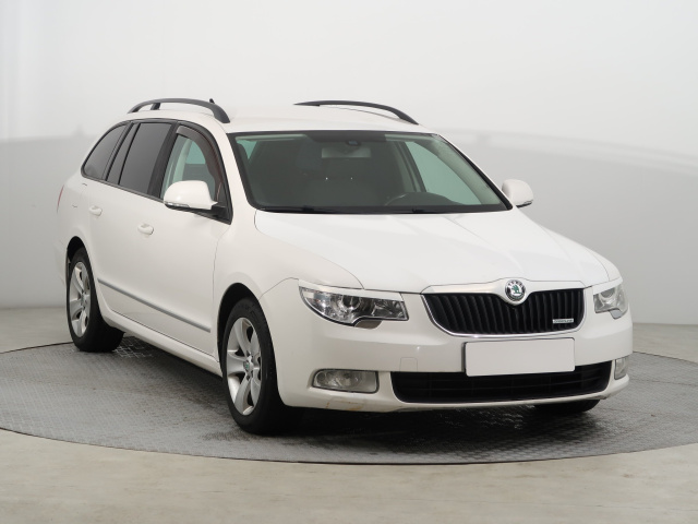 Škoda Superb 2012