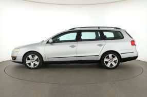 Volkswagen Passat - 2010